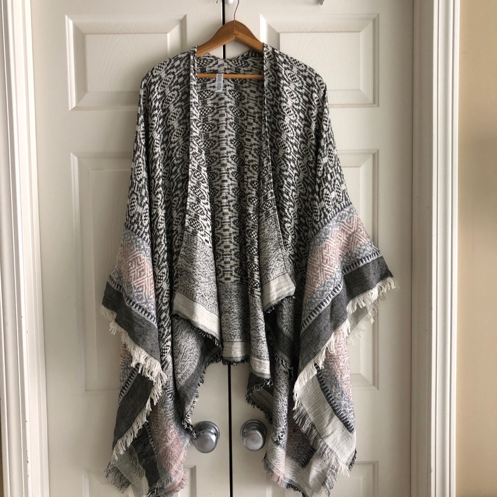 BCBG Max Azria Shawl/Poncho